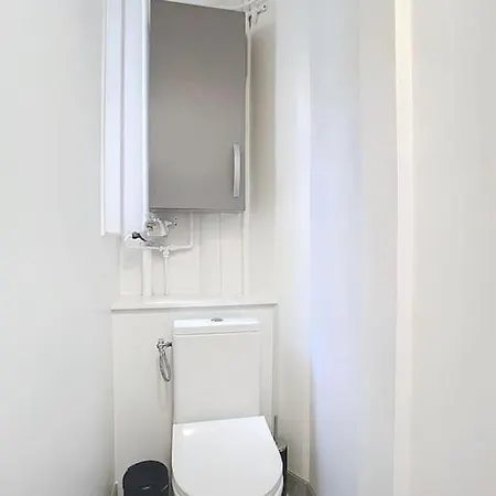 49-le Cocon-metro A 1mn Apartment *