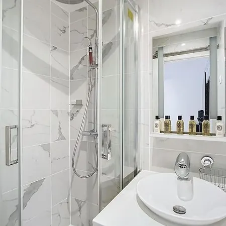 Апартаменты 49-le Cocon-metro A 1mn